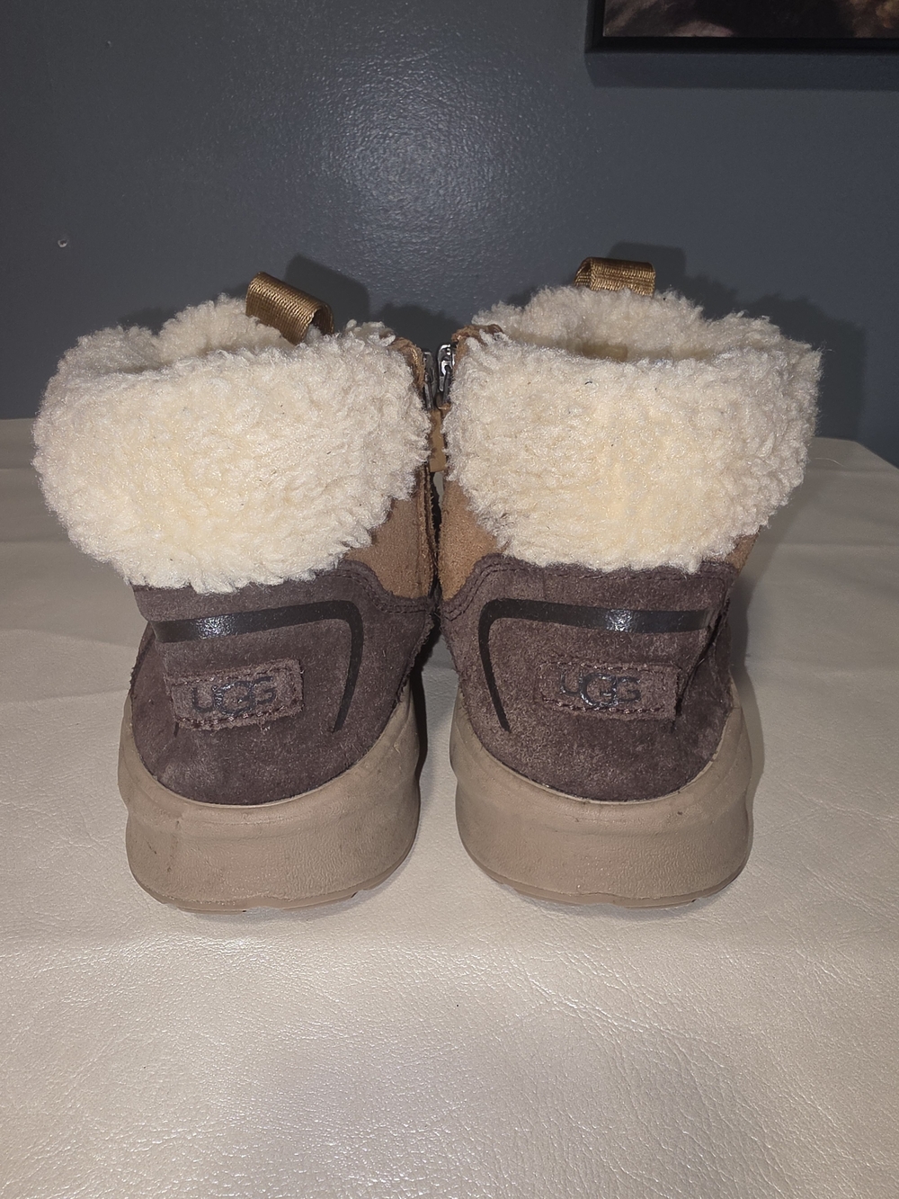 UGG Kids' Terretrail Cozy Lace Suede Faux-Shearling Chestnut Ankle Boots Size 4 - Picture 5 of 7